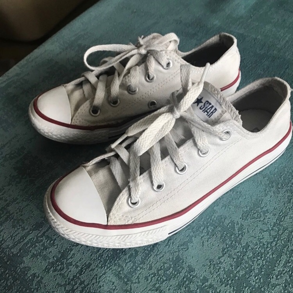 Kids converse
